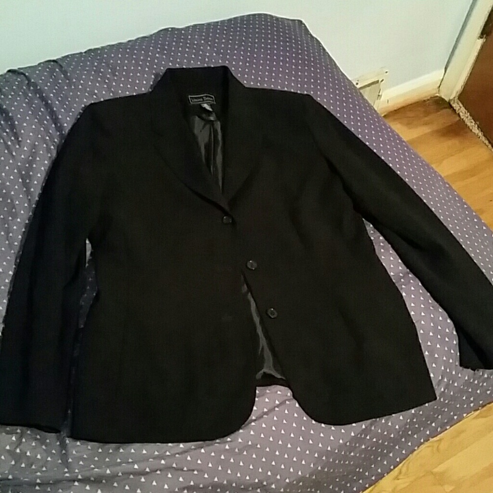 Laura Scott women's 3 button black blazer